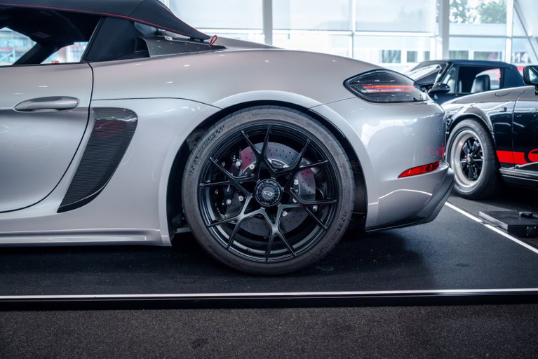 Porsche 718 Spyder RS