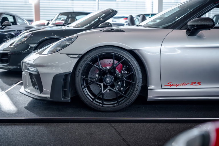 Porsche 718 Spyder RS