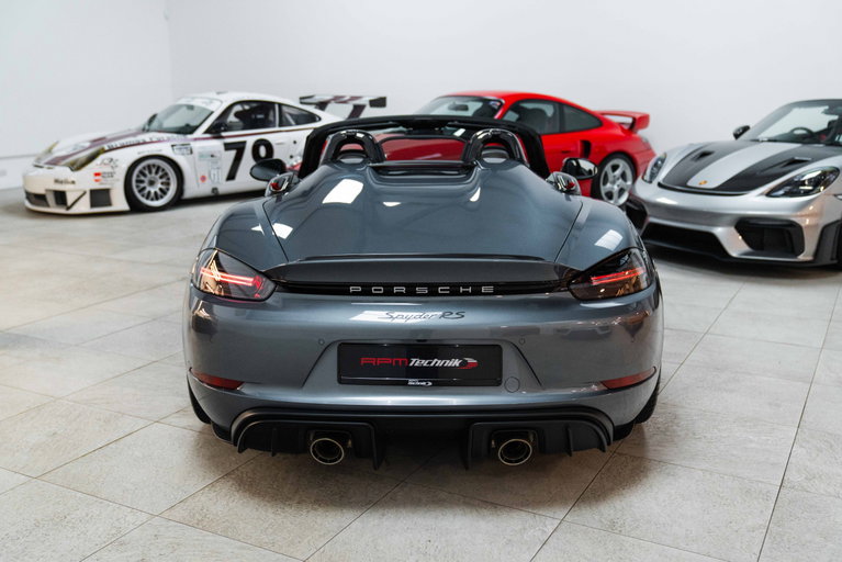 Porsche 718 Spyder RS