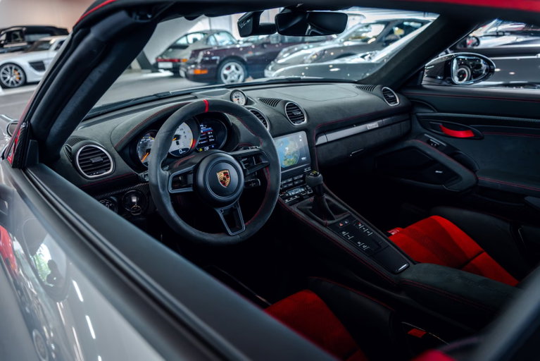 Porsche 718 Spyder RS
