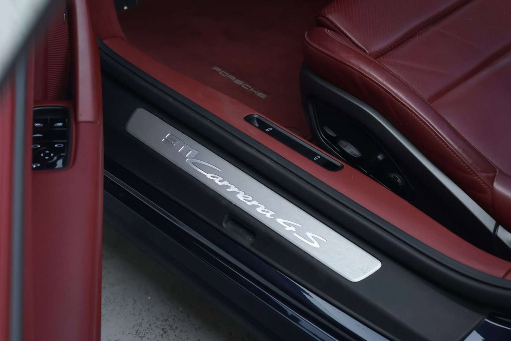 Porsche 992 Carrera 4S