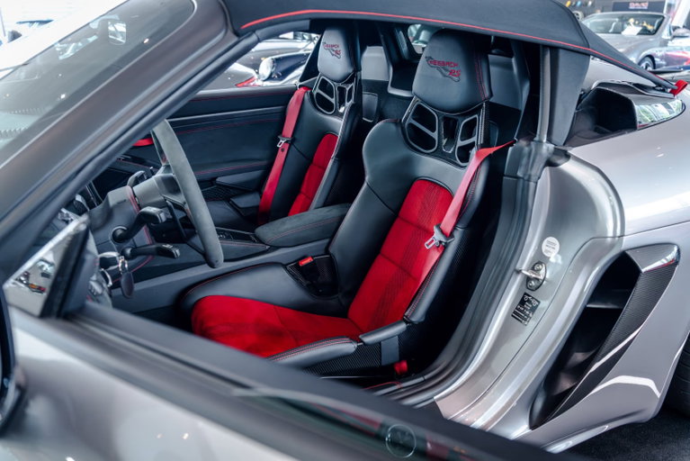 Porsche 718 Spyder RS