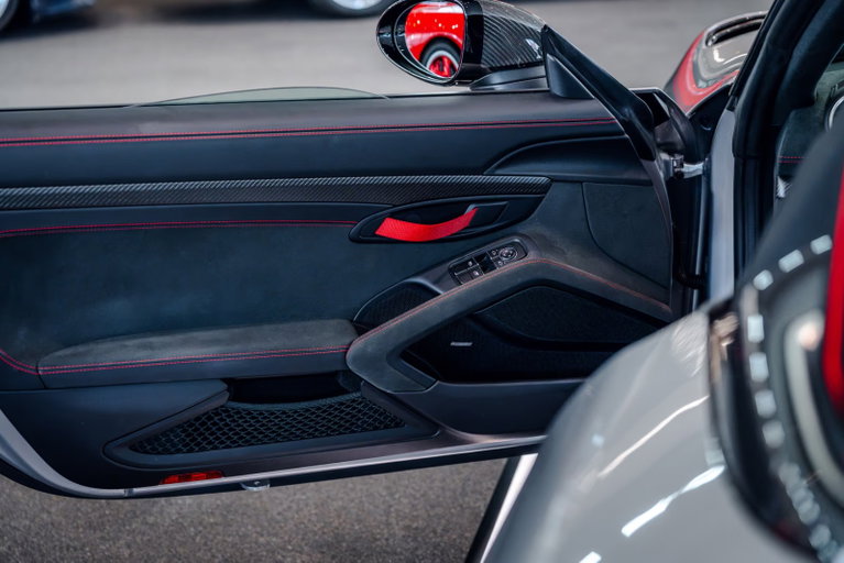 Porsche 718 Spyder RS