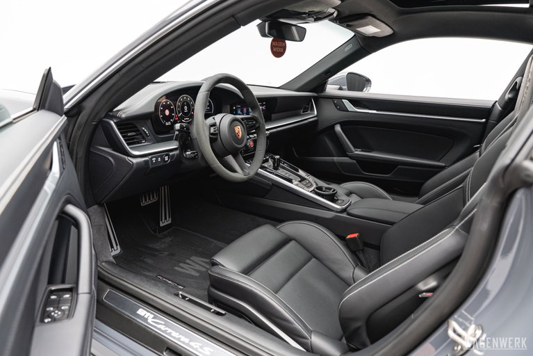 Porsche 992.2 Carrera 4S