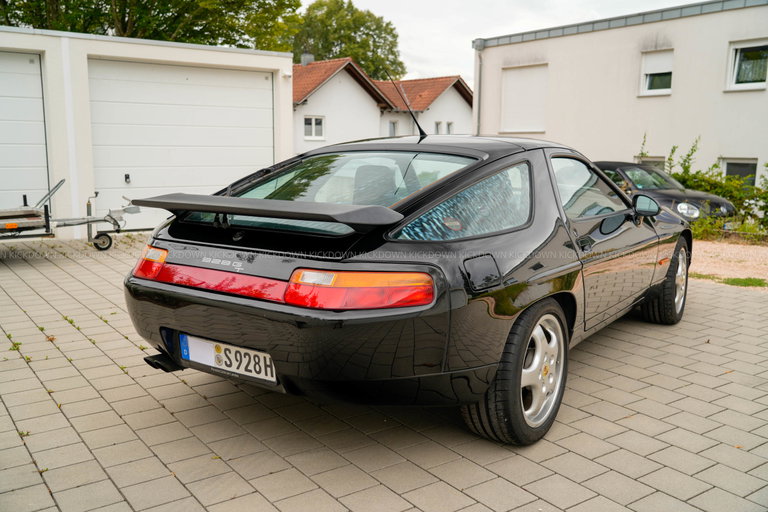 Porsche 928 GT