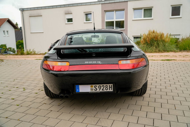 Porsche 928 GT