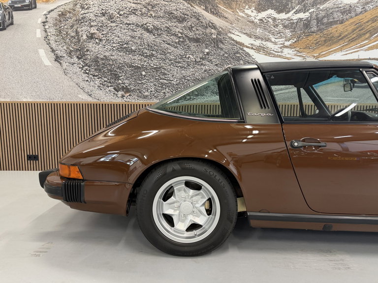 Porsche 911 Carrera 3.0