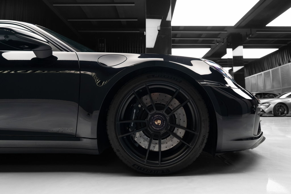 Porsche 992 Carrera 4 GTS