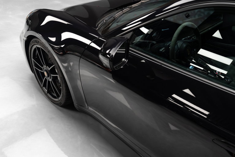 Porsche 992 Carrera 4 GTS