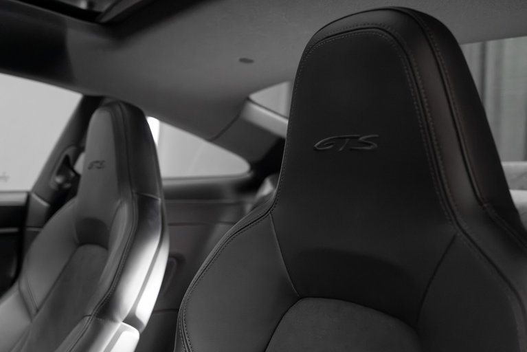 Porsche 992 Carrera 4 GTS