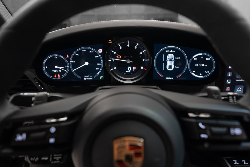 Porsche 992 Carrera 4 GTS