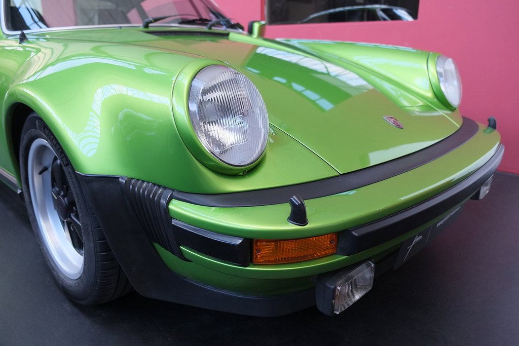 Porsche 911 Turbo 3.0 (US)