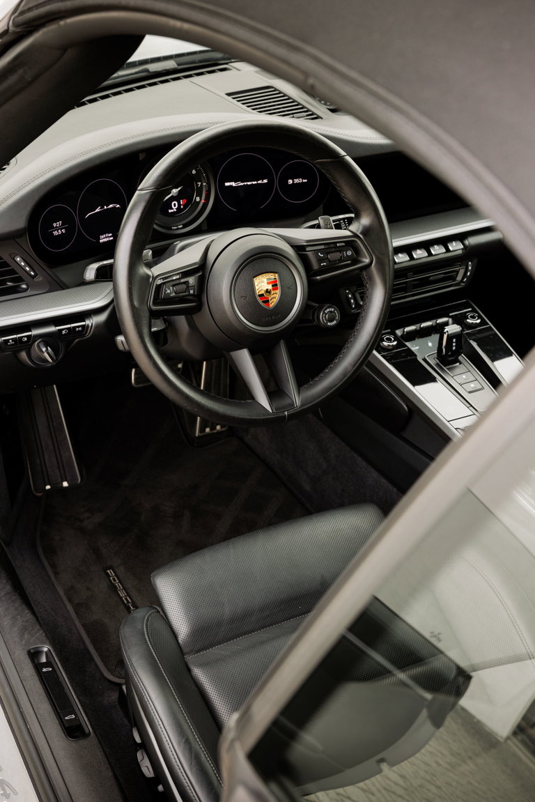 Porsche 992 Carrera 4S