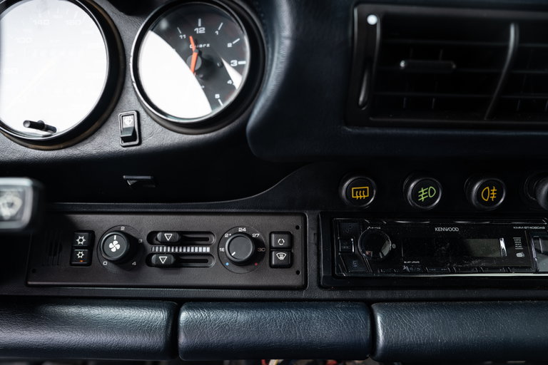 Porsche 964 Carrera 4