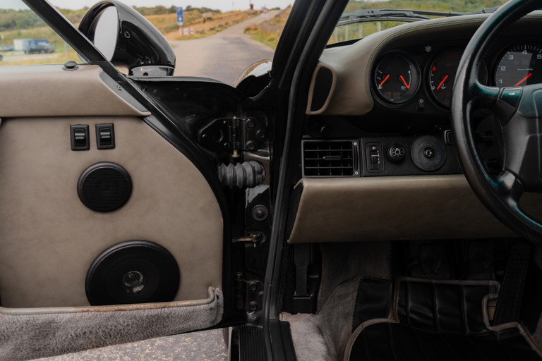 Porsche 964 Carrera 4