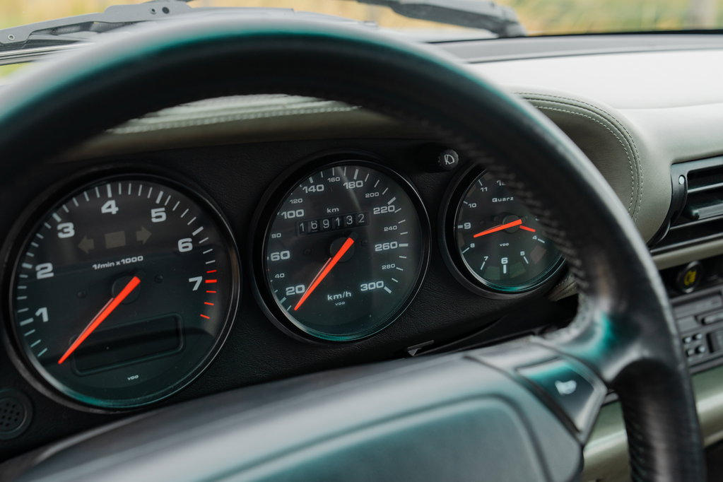 Porsche 964 Carrera 4