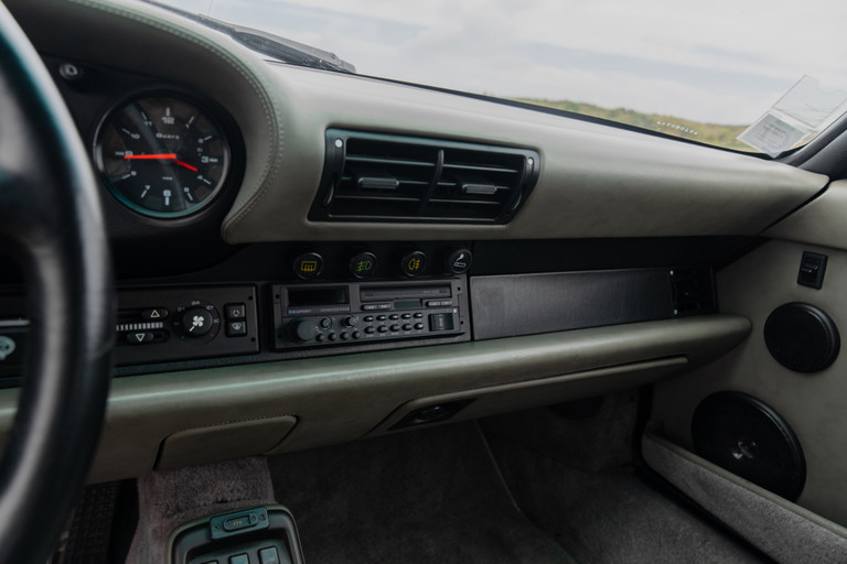 Porsche 964 Carrera 4