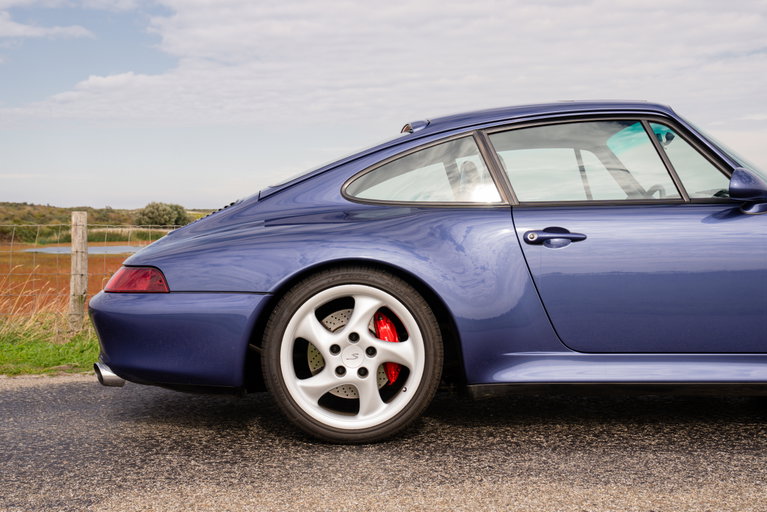 Porsche 993 Carrera 4S