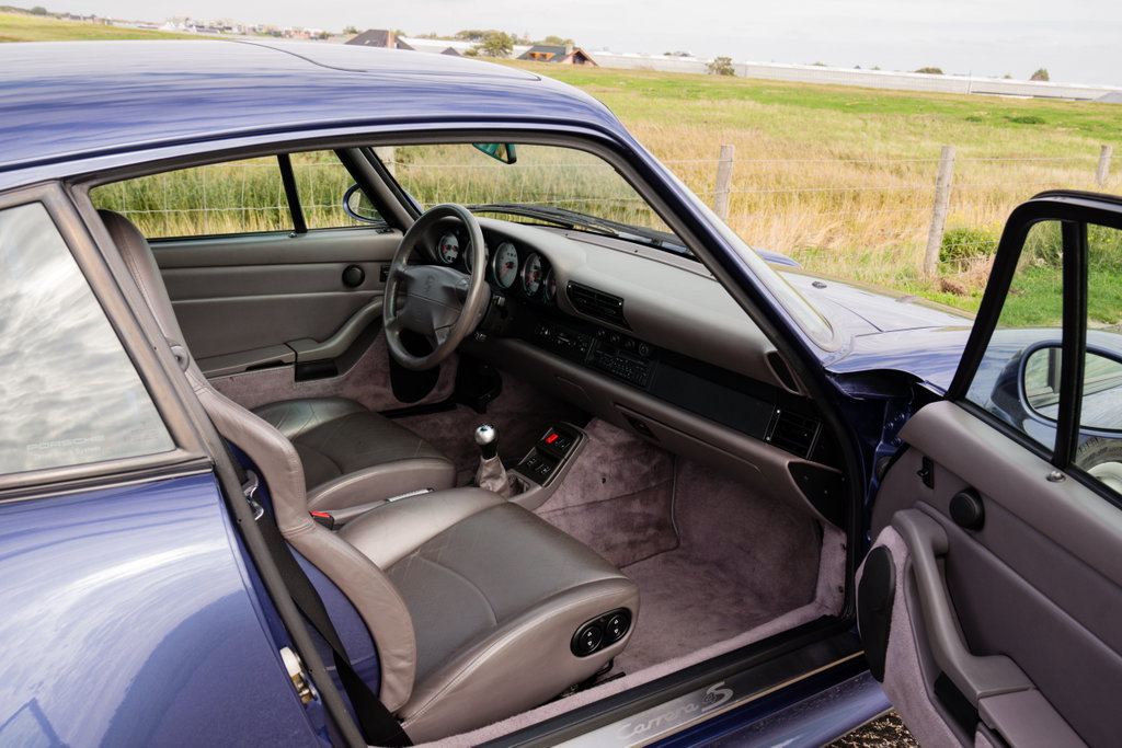 Porsche 993 Carrera 4S