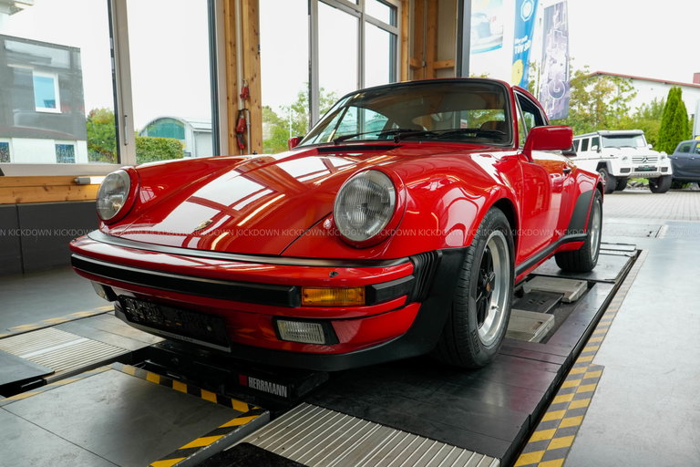Porsche 911 Carrera 3.2
