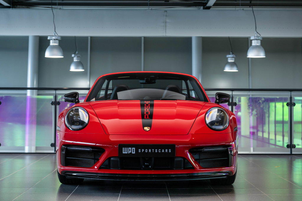 Porsche 992 Carrera GTS