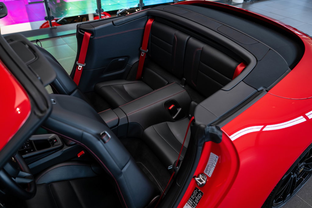 Porsche 992 Carrera GTS
