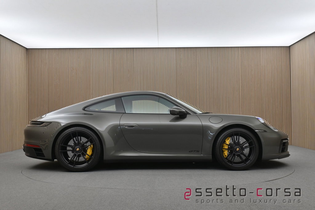 Porsche 992 Carrera 4 GTS