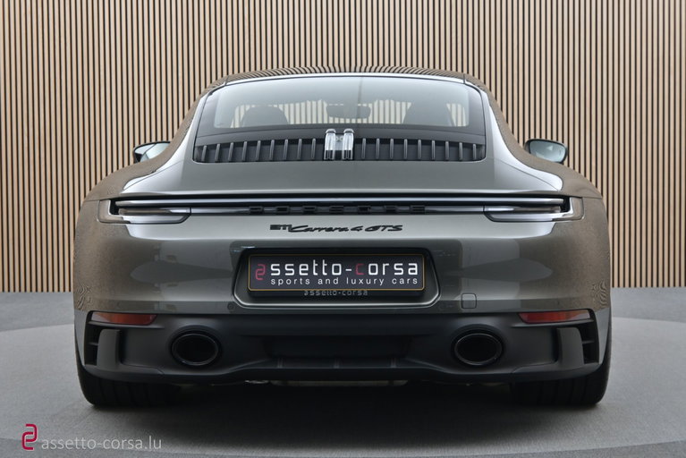 Porsche 992 Carrera 4 GTS