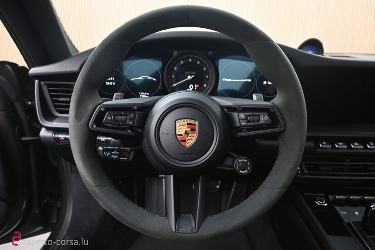 Porsche 992 Carrera 4 GTS