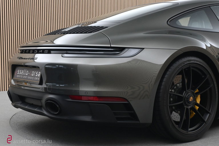 Porsche 992 Carrera 4 GTS