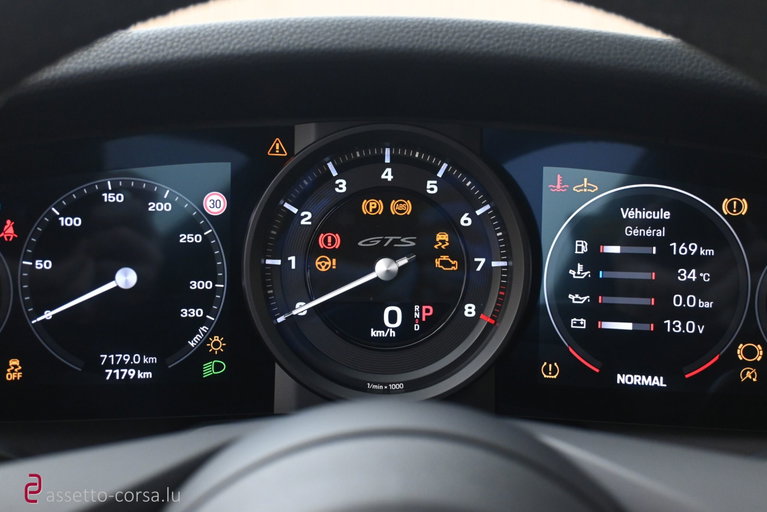 Porsche 992 Carrera 4 GTS