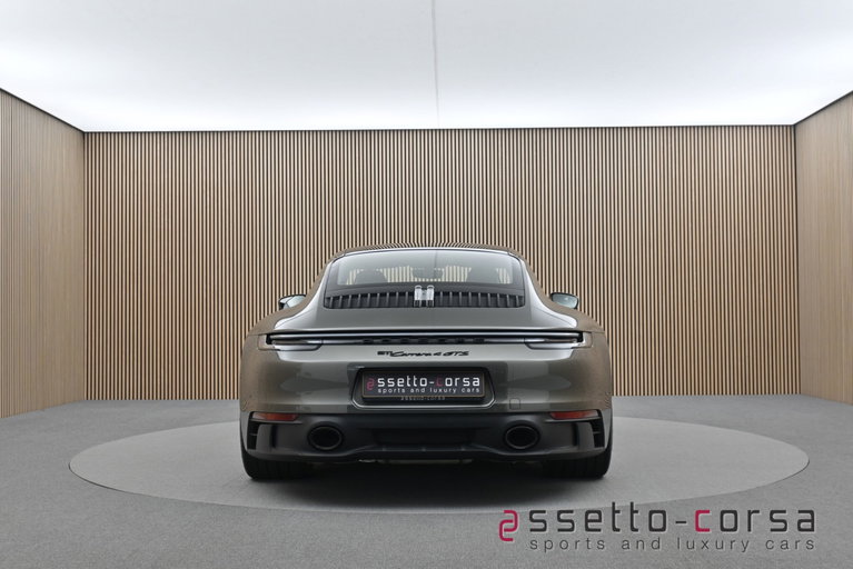 Porsche 992 Carrera 4 GTS