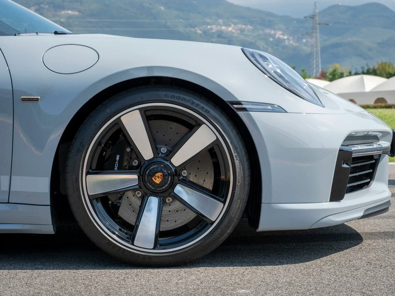 Porsche 992 Sport Classic
