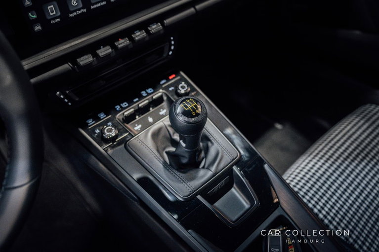 Porsche 992 GT3 Touring