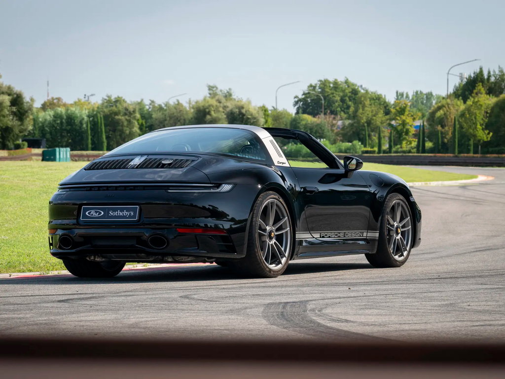 Porsche 992 Edition 50 Jahre Porsche Design