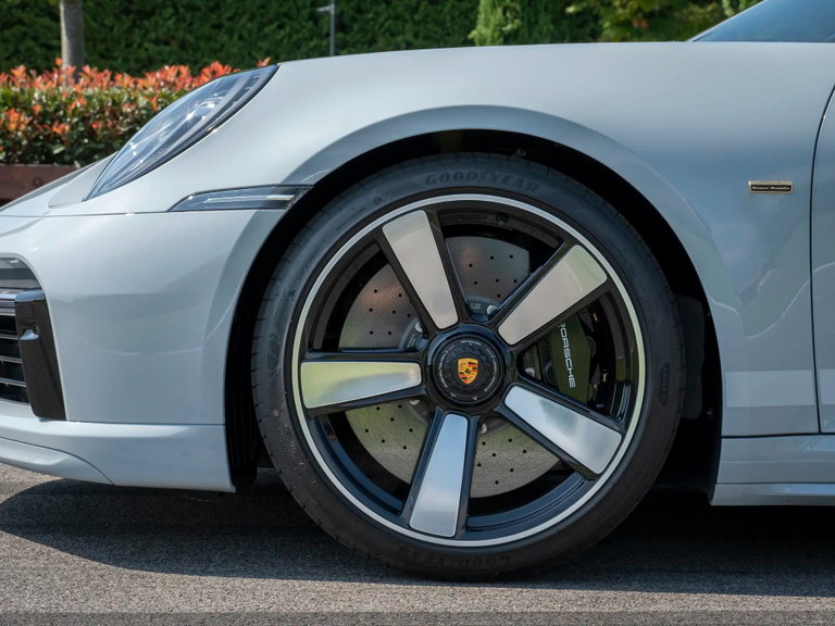 Porsche 992 Sport Classic