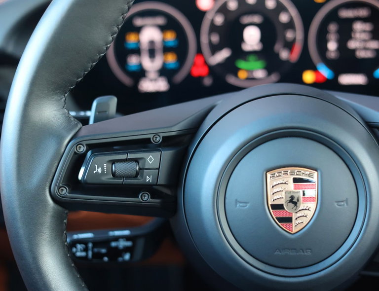 Porsche 992.2 Carrera 4 GTS