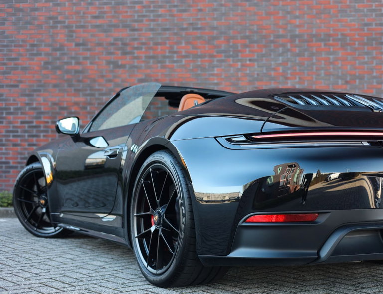 Porsche 992.2 Carrera 4 GTS