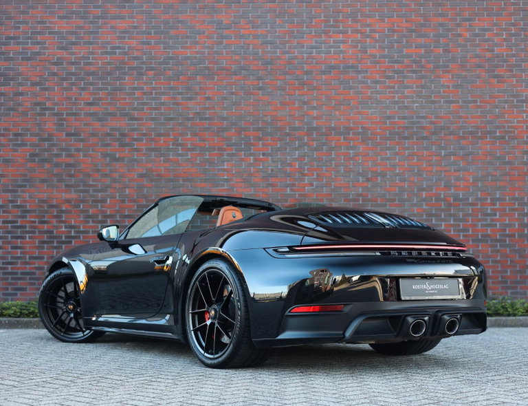 Porsche 992.2 Carrera 4 GTS
