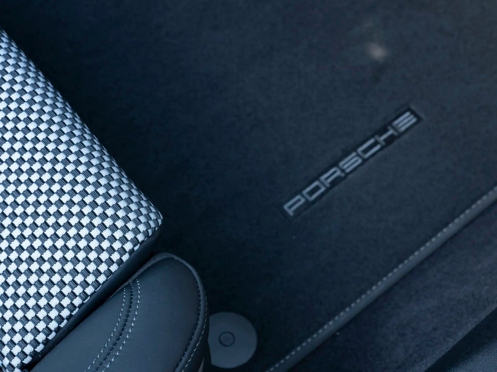 Porsche 992 Edition 50 Jahre Porsche Design