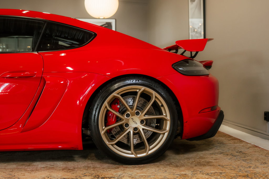 Porsche 718 Cayman GT4