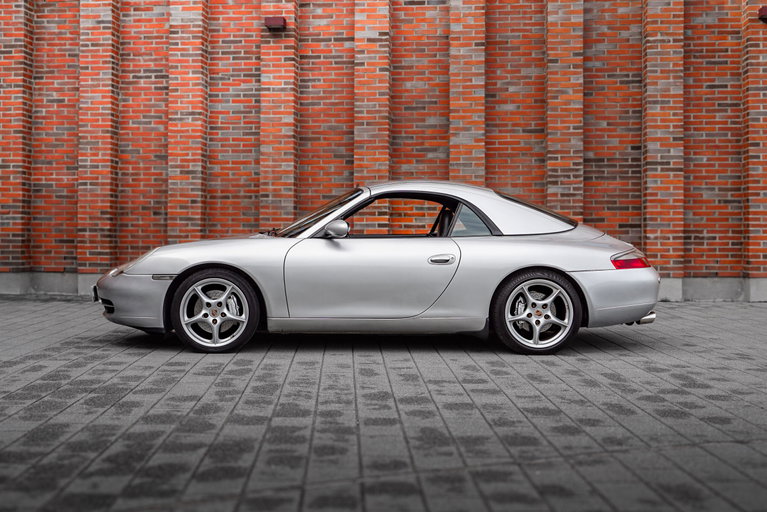 Porsche 996 Carrera 4