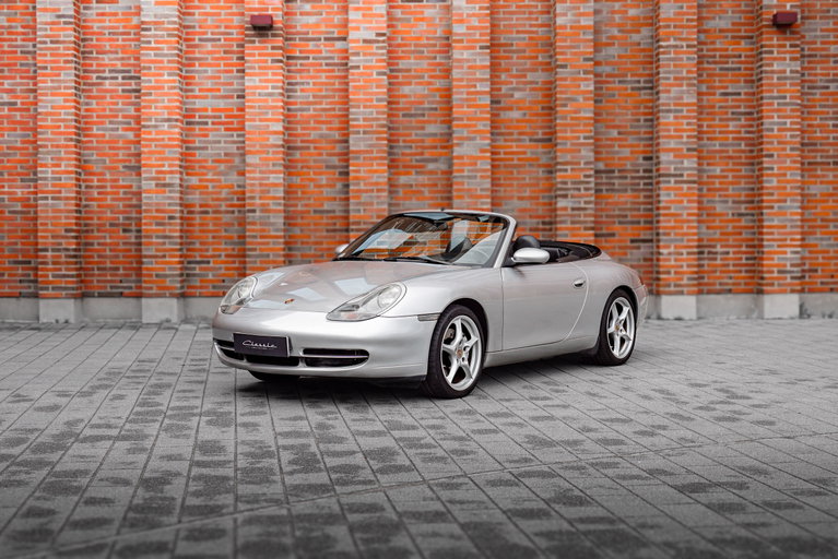 Porsche 996 Carrera 4