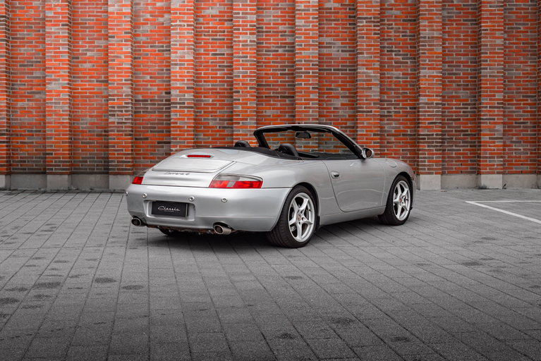 Porsche 996 Carrera 4