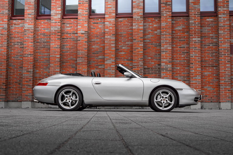 Porsche 996 Carrera 4