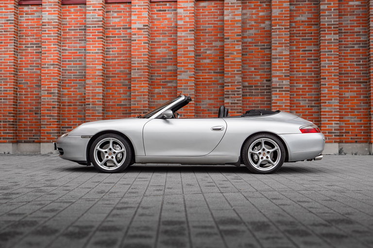 Porsche 996 Carrera 4
