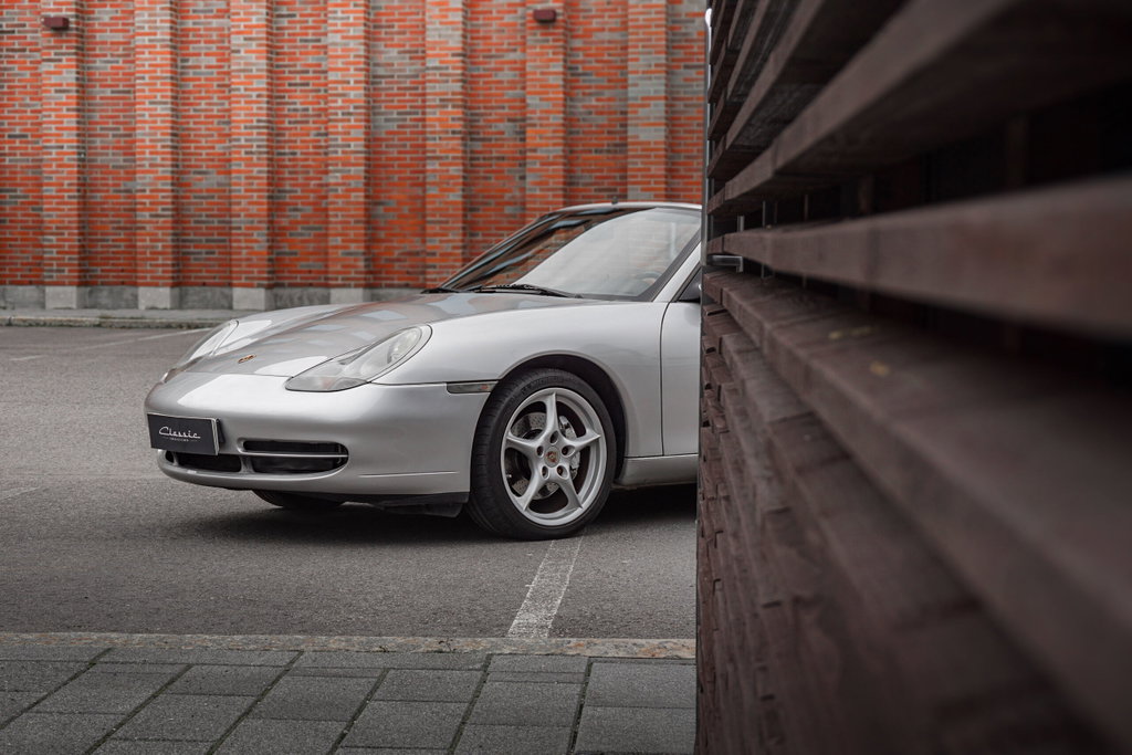 Porsche 996 Carrera 4