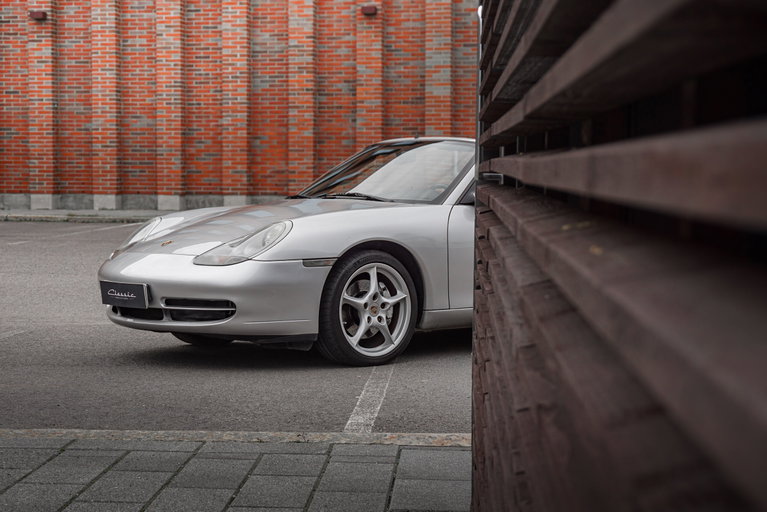 Porsche 996 Carrera 4