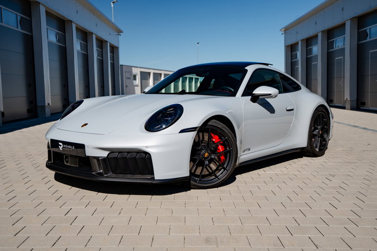 Porsche 992.2 Carrera 4 GTS
