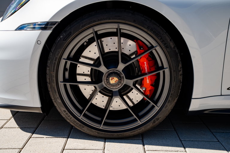 Porsche 992.2 Carrera 4 GTS